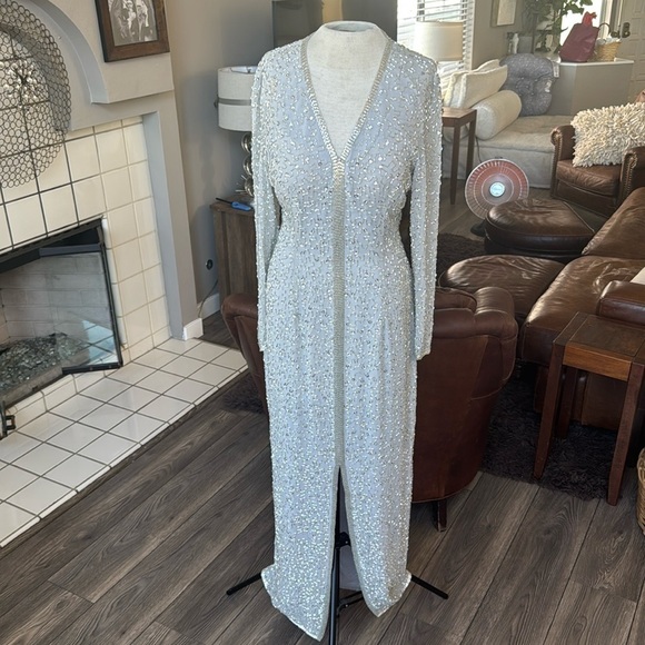 joan leslie Dresses & Skirts - Elegant beaded silk gown size 8 silver / grey long sleeve vintage flawless